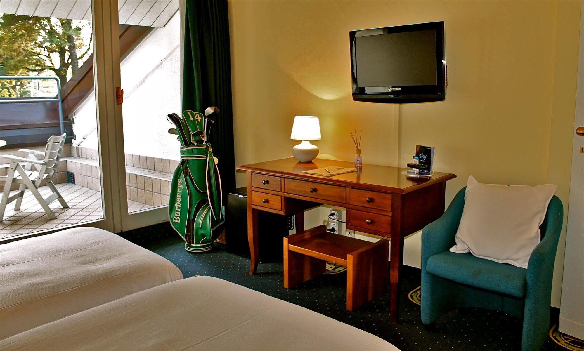 Golf Hotel La Pinetina Аппьано-Жентиле Экстерьер фото